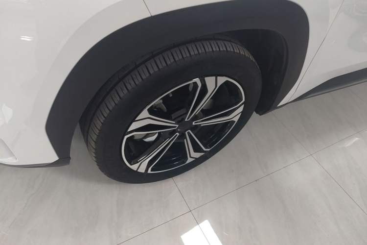 Used Geely Galaxy L7 2023 1.5T 55km AIR Left Front Wheel Hub