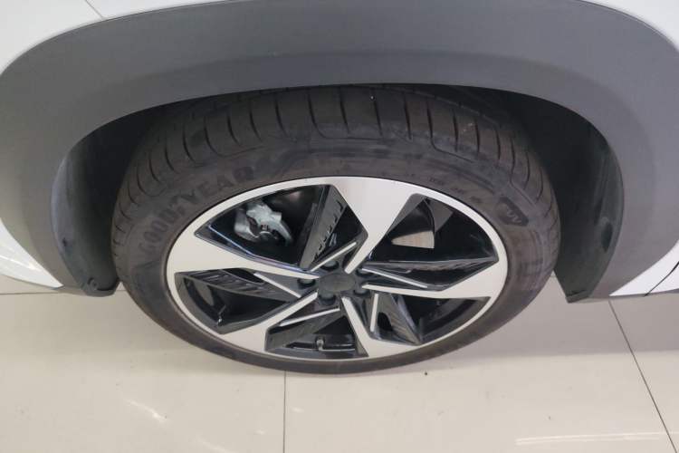 Used Geely Galaxy L7 2023 1.5T 115 km Starship Left Front Wheel Hub