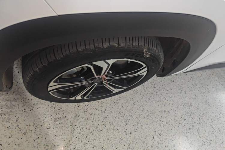 Used Geely Galaxy L7 2023 1.5T 115 km MAX Left Front Wheel Hub
