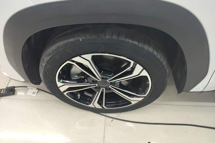 Used Geely Galaxy L7 2023 1.5T 115 km Starship Left Front Wheel Hub