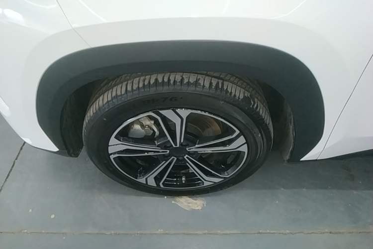 Used Geely Galaxy L7 2023 1.5T 115 km PLUS Left Front Wheel Hub
