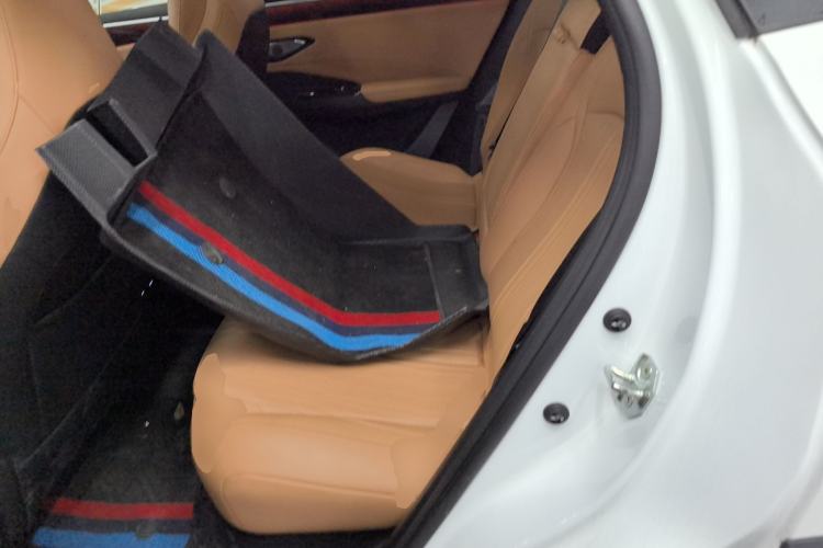 Used Geely Galaxy L7 2023 1.5T 115 km Starship Left Rear Seat