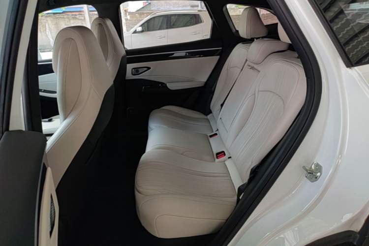 Used Geely Galaxy L7 2023 1.5T 115 km Starship Left Rear Seat