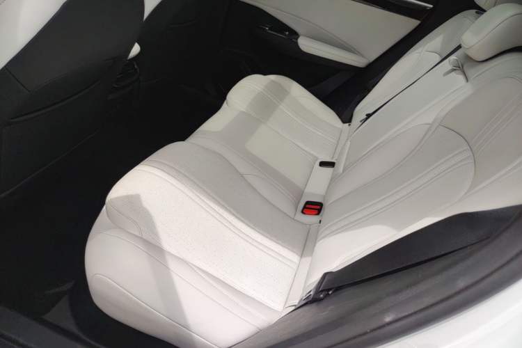 Used Geely Galaxy L7 2023 1.5T 115 km Starship Left Rear Seat