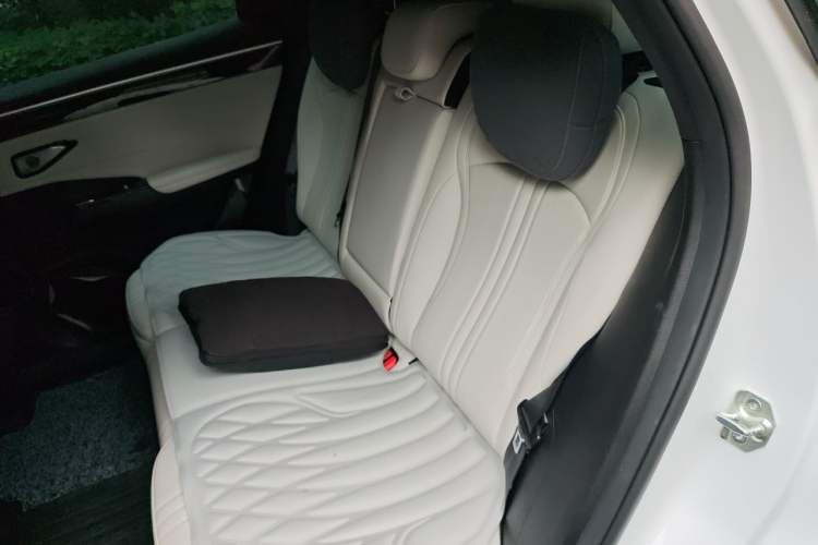 Used Geely Galaxy L7 2023 1.5T 115 km Starship Left Rear Seat
