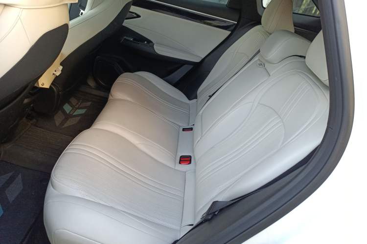 Used Geely Galaxy L7 2023 1.5T 115 km Starship Left Rear Seat
