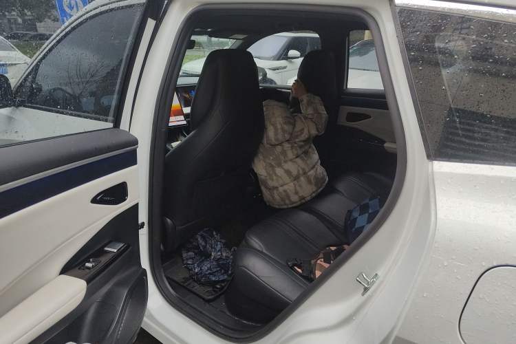 Used Geely Galaxy L7 2023 1.5T 115 km MAX Left Rear Seat