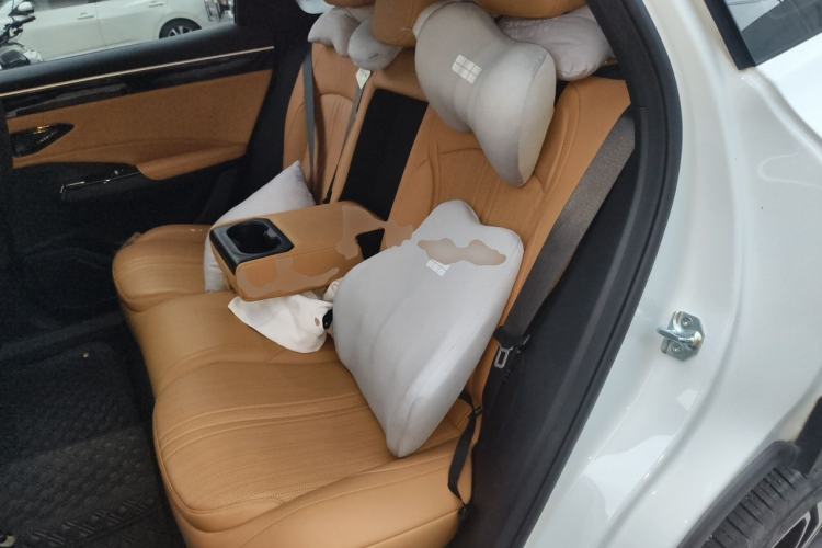 Used Geely Galaxy L7 2023 1.5T 115 km Starship Left Rear Seat