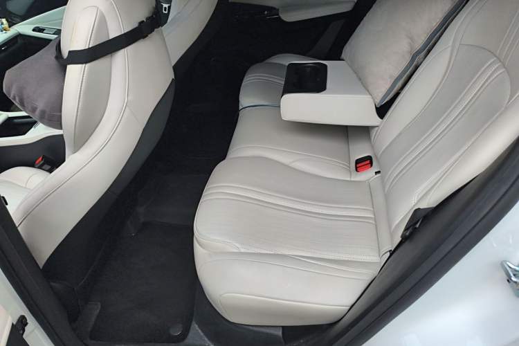 Used Geely Galaxy L7 2023 1.5T 115 km Starship Left Rear Seat