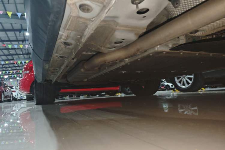 Used Geely Galaxy L7 2023 1.5T 115 km Starship Left Side Sill