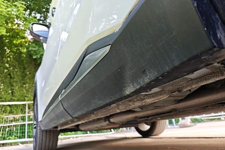 Used Geely Galaxy L7 2023 1.5T 115 km Starship Left Side Sill