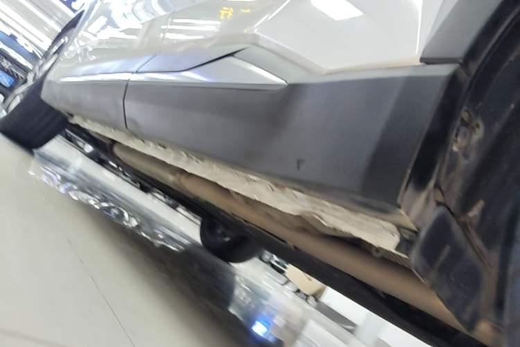 Used Geely Galaxy L7 2023 1.5T 115 km Starship Left Side Sill