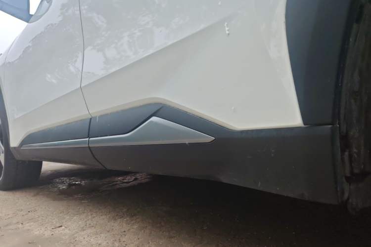 Used Geely Galaxy L7 2023 1.5T 115 km Starship Left Side Sill