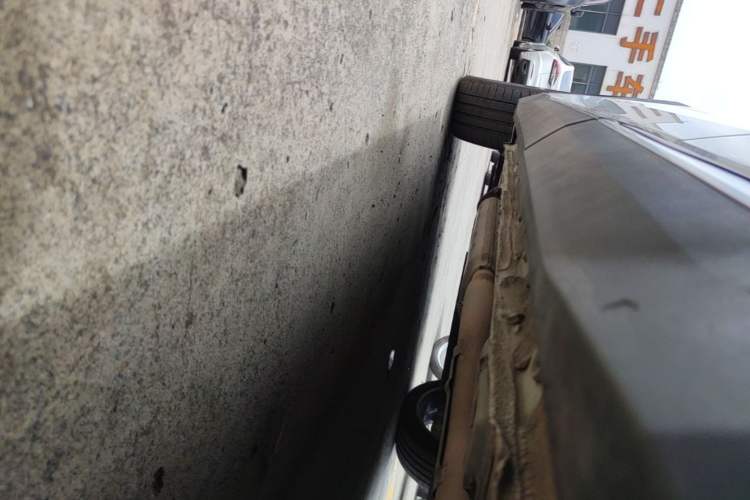 Used Geely Galaxy L7 2023 1.5T 115 km Starship Left Side Sill