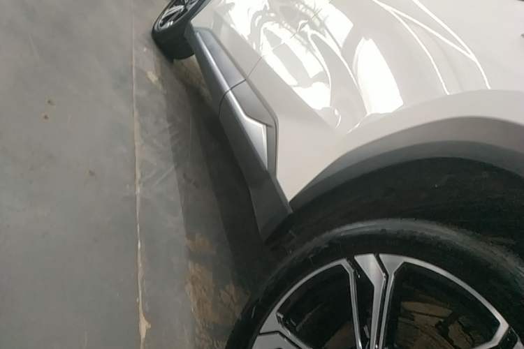 Used Geely Galaxy L7 2023 1.5T 115 km PLUS Left Side Sill