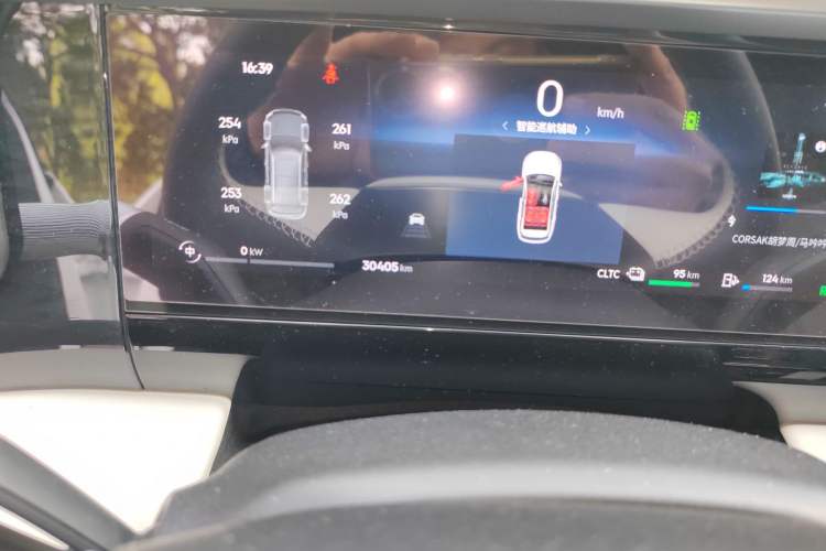 Used Geely Galaxy L7 2023 1.5T 115 km MAX Odometer Close Up