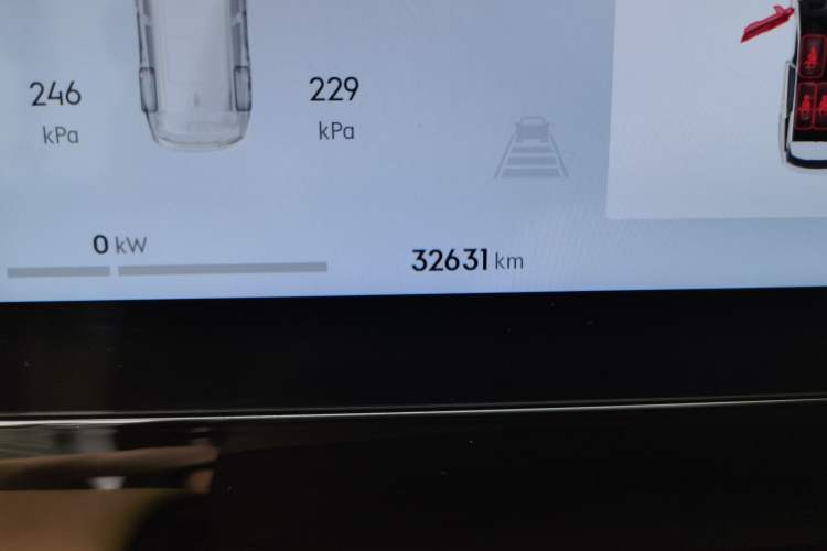 Used Geely Galaxy L7 2023 1.5T 115 km Starship Odometer Close Up