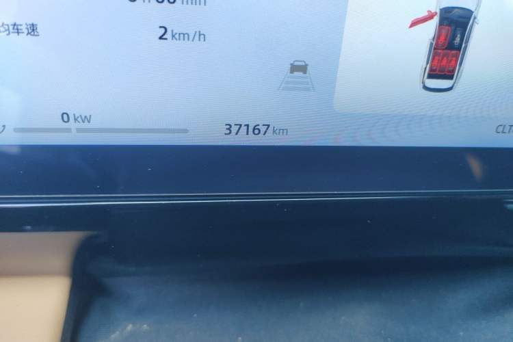 Used Geely Galaxy L7 2023 1.5T 115 km MAX Odometer Close Up