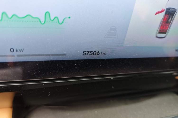 Used Geely Galaxy L7 2023 1.5T 115 km Starship Odometer Close Up