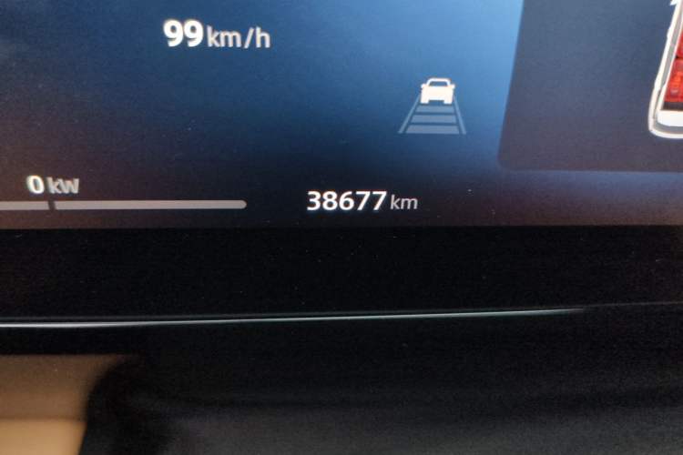 Used Geely Galaxy L7 2023 1.5T 115 km Starship Odometer Close Up