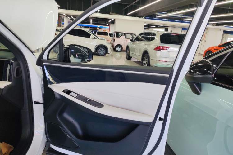 Used Geely Galaxy L7 2023 1.5T 115 km Starship Right Front Door Interior