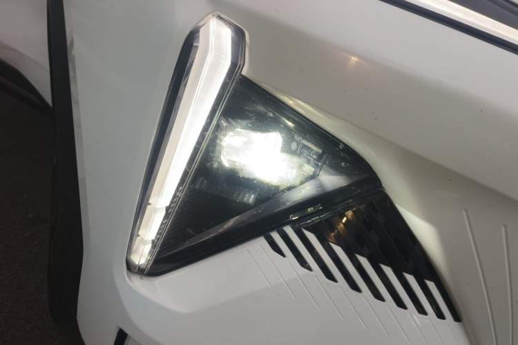 Used Geely Galaxy L7 2023 1.5T 115 km Starship Right Front Headlight