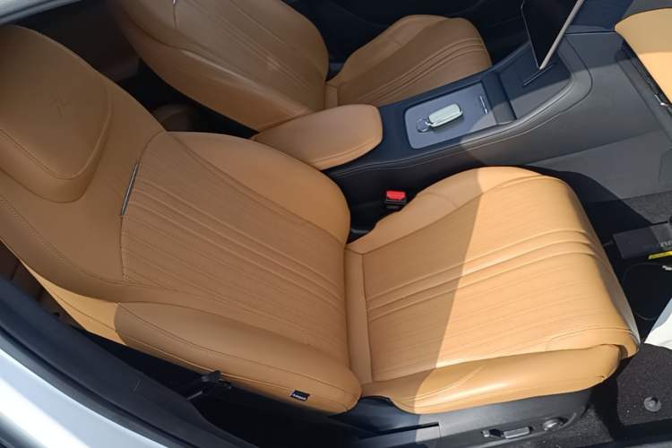 Used Geely Galaxy L7 2023 1.5T 115 km MAX Right Front Seat