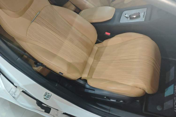 Used Geely Galaxy L7 2023 1.5T 115 km Starship Right Front Seat