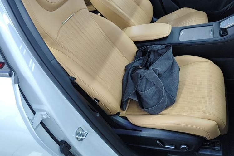 Used Geely Galaxy L7 2023 1.5T 115 km Starship Right Front Seat