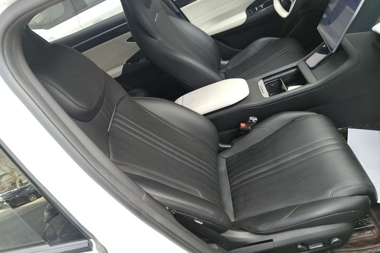 Used Geely Galaxy L7 2023 1.5T 115 km PLUS Right Front Seat