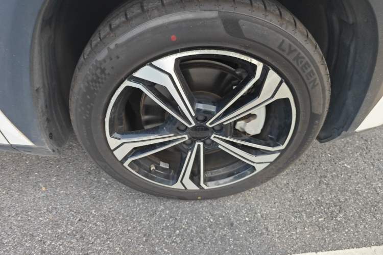 Used Geely Galaxy L7 2023 1.5T 115 km Asian Games Phantom Edition Right Front Wheel Hub