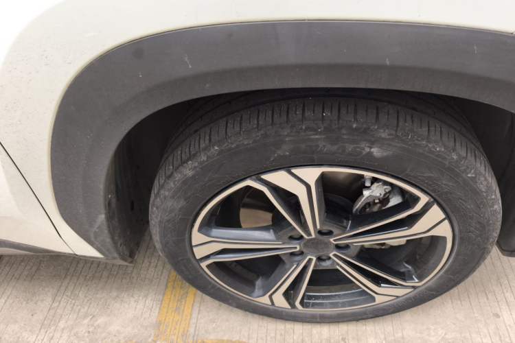 Used Geely Galaxy L7 2023 1.5T 115 km Starship Right Front Wheel Hub