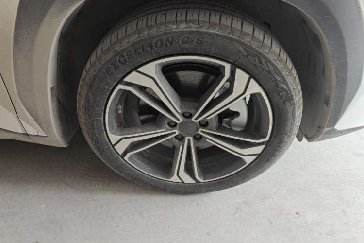 Used Geely Galaxy L7 2023 1.5T 115 km MAX Right Front Wheel Hub