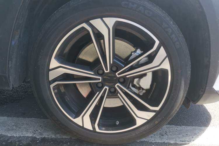 Used Geely Galaxy L7 2023 1.5T 115 km PLUS Right Front Wheel Hub