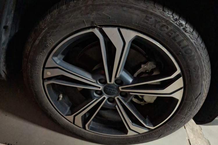 Used Geely Galaxy L7 2023 1.5T 55km AIR Right Front Wheel Hub