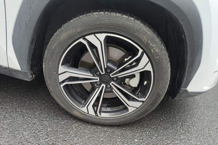 Used Geely Galaxy L7 2023 1.5T 115 km PLUS Right Front Wheel Hub
