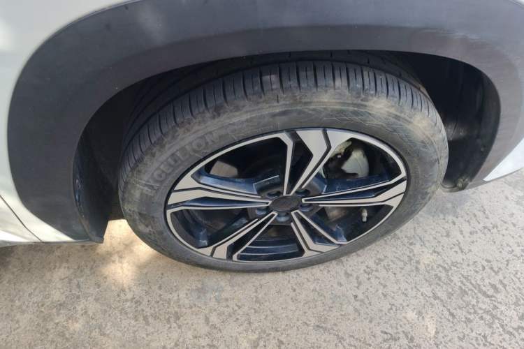 Used Geely Galaxy L7 2023 1.5T 115 km Starship Right Front Wheel Hub