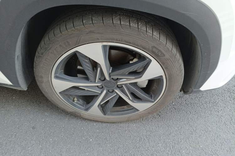 Used Geely Galaxy L7 2023 1.5T 115 km Starship Right Front Wheel Hub