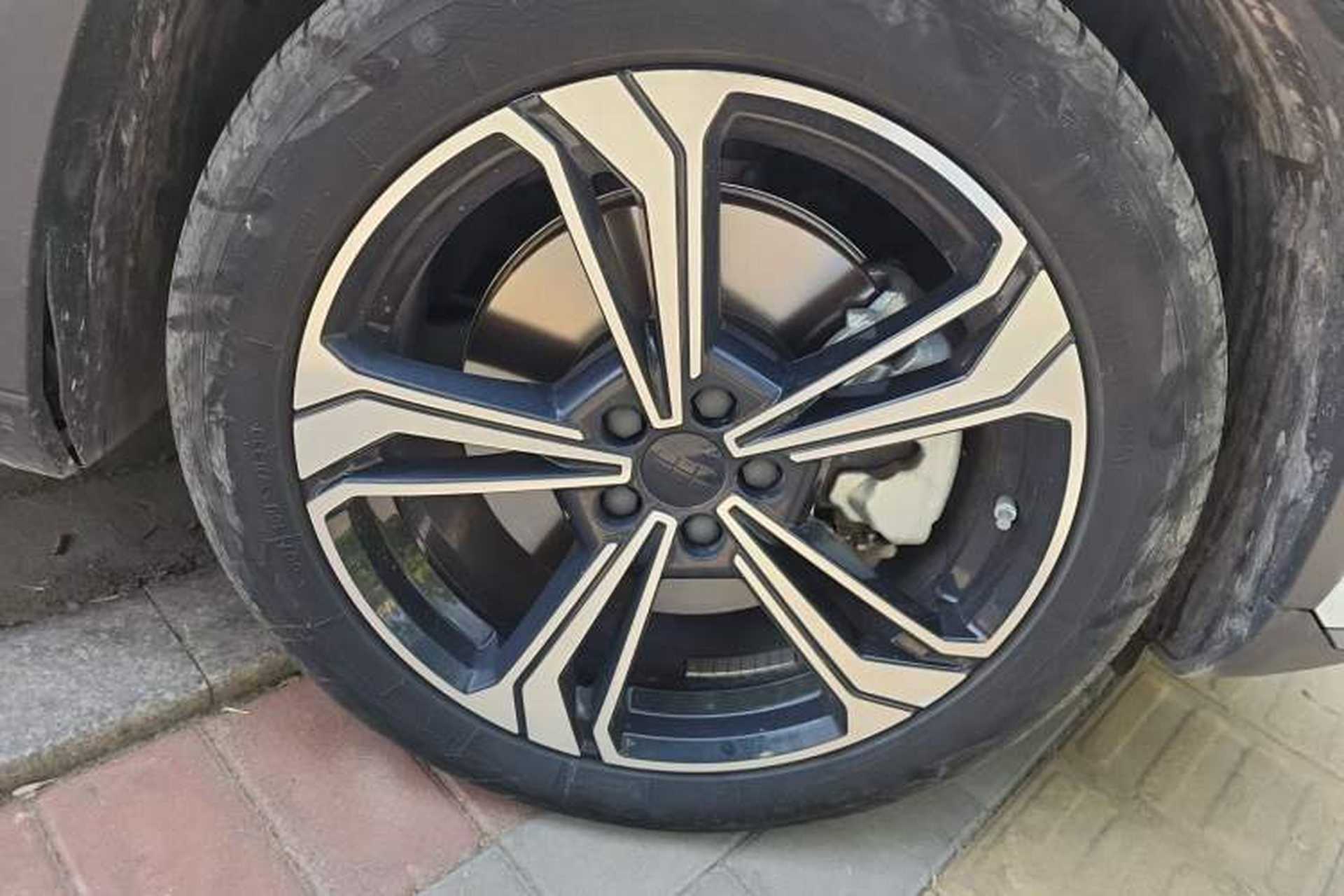 Used Geely Galaxy L7 2023 1.5T 115 km Starship Right Front Wheel Hub