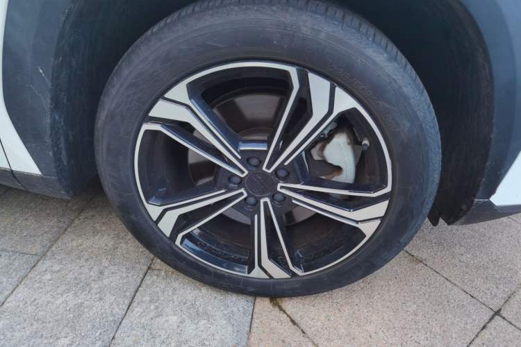 Used Geely Galaxy L7 2023 1.5T 115 km PLUS Right Front Wheel Hub