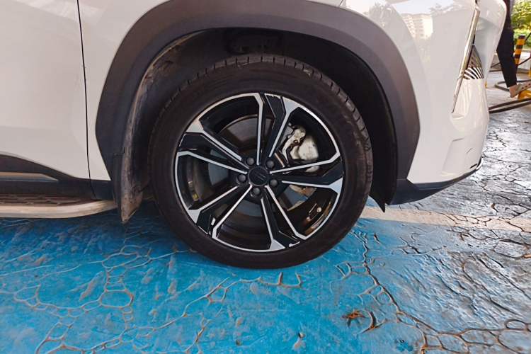 Used Geely Galaxy L7 2023 1.5T 115 km MAX Right Front Wheel Hub