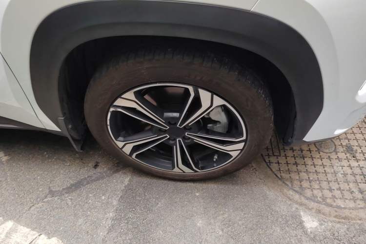Used Geely Galaxy L7 2023 1.5T 115 km Starship Right Front Wheel Hub