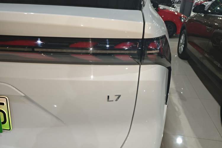 Used Geely Galaxy L7 2023 1.5T 115 km Starship Right Rear Taillight