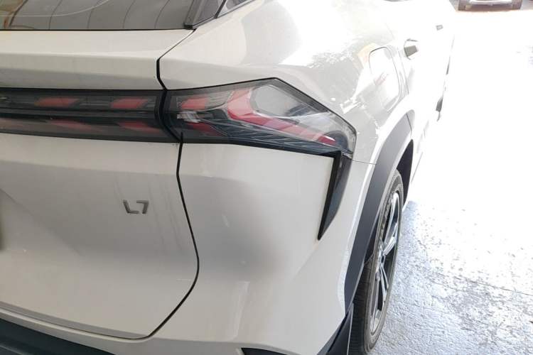 Used Geely Galaxy L7 2023 1.5T 115 km PLUS Right Rear Taillight