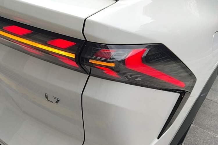 Used Geely Galaxy L7 2023 1.5T 55km PRO Right Rear Taillight