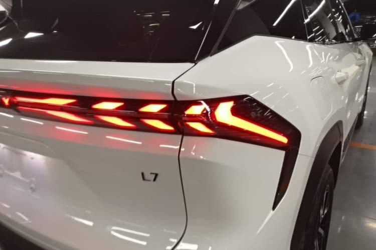 Used Geely Galaxy L7 2023 1.5T 55km PRO Right Rear Taillight