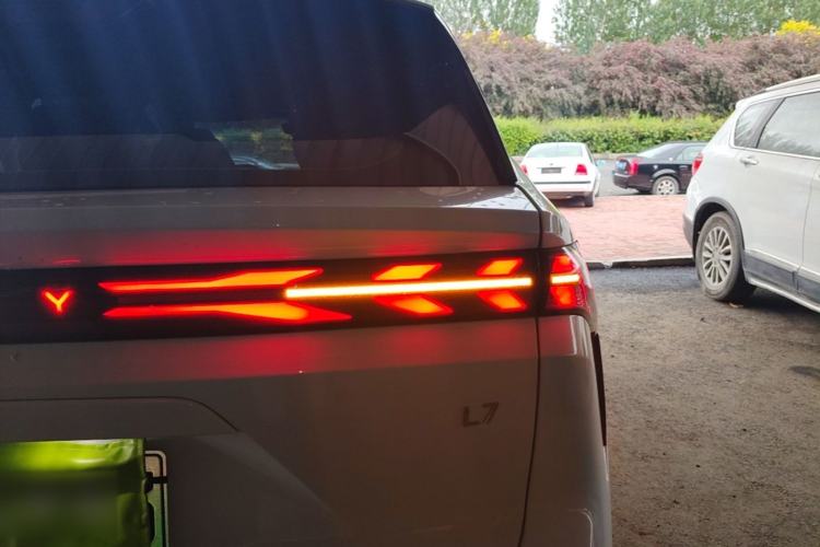 Used Geely Galaxy L7 2023 1.5T 115 km MAX Right Rear Taillight