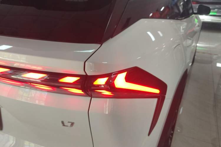 Used Geely Galaxy L7 2023 1.5T 55km AIR Right Rear Taillight