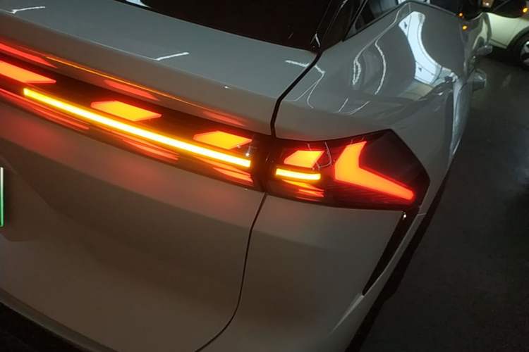 Used Geely Galaxy L7 2023 1.5T 115 km PLUS Right Rear Taillight
