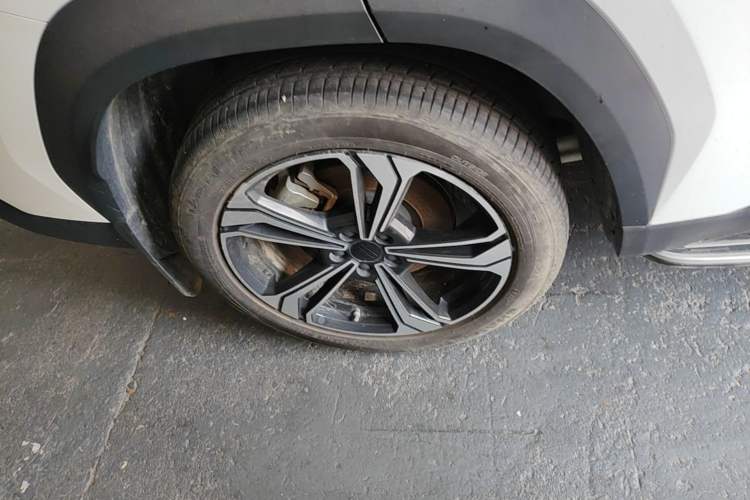Used Geely Galaxy L7 2023 1.5T 115 km PLUS Right Rear Wheel Hub